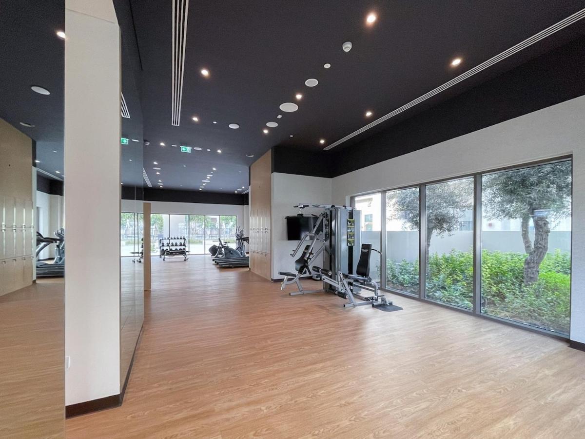 Elegant 4-Bedroom Apartment Perfect For Families In Dubai Creek Harbour Exterior photo