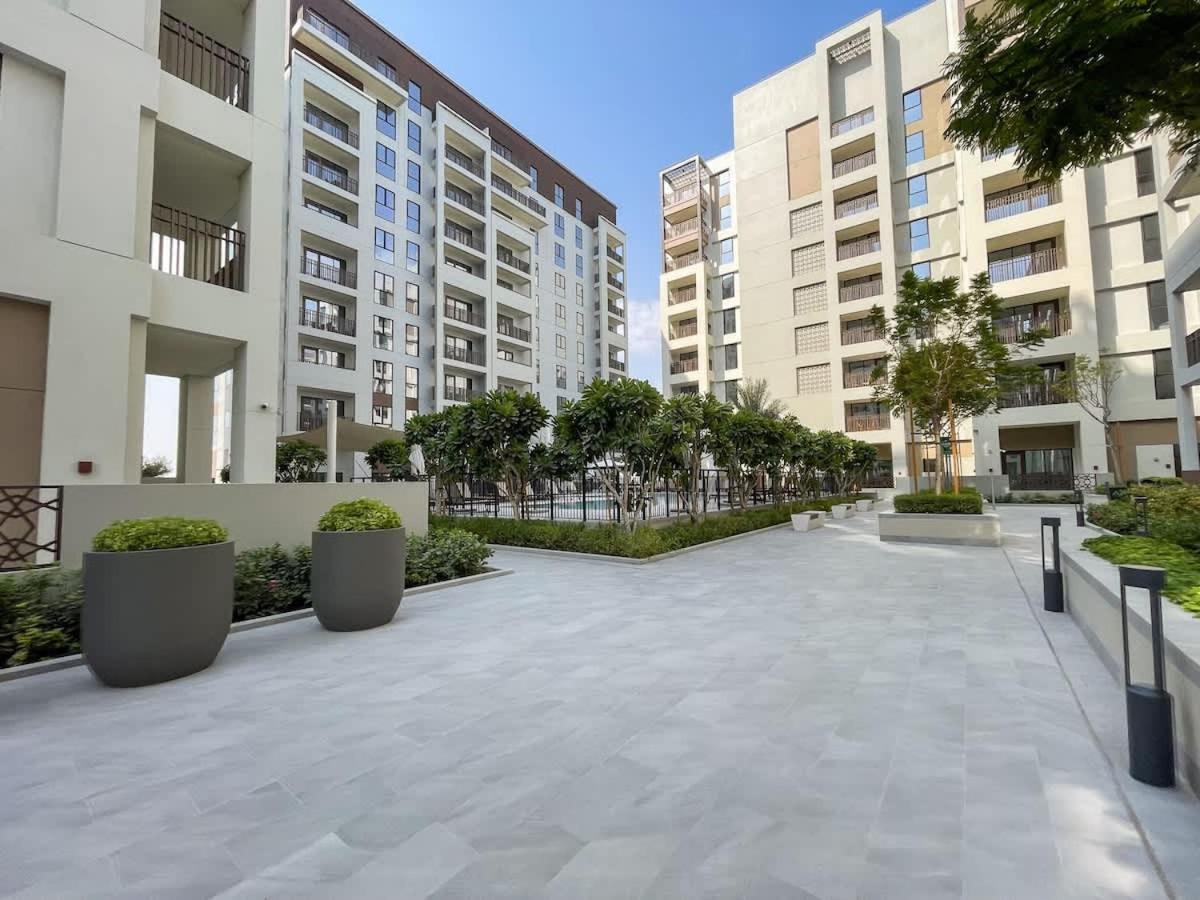 Elegant 4-Bedroom Apartment Perfect For Families In Dubai Creek Harbour Exterior photo