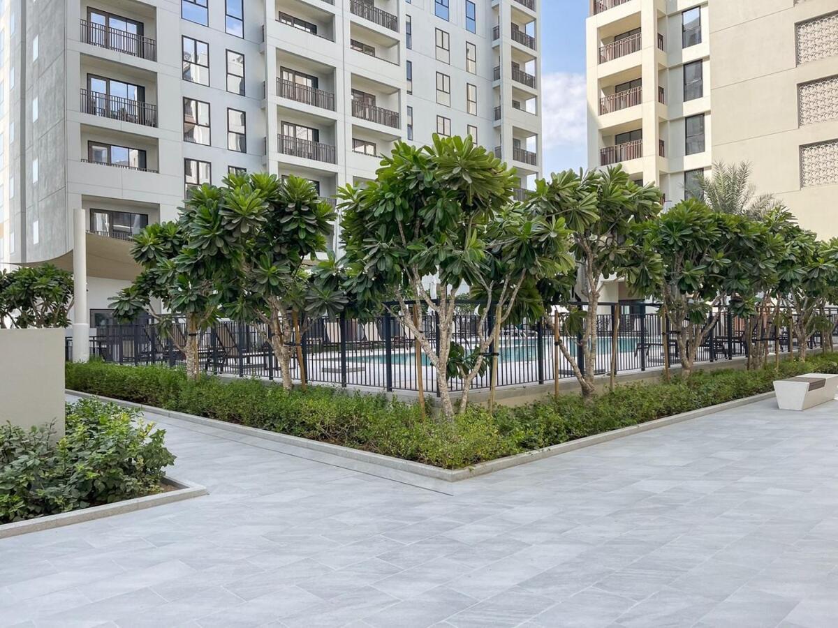 Elegant 4-Bedroom Apartment Perfect For Families In Dubai Creek Harbour Exterior photo