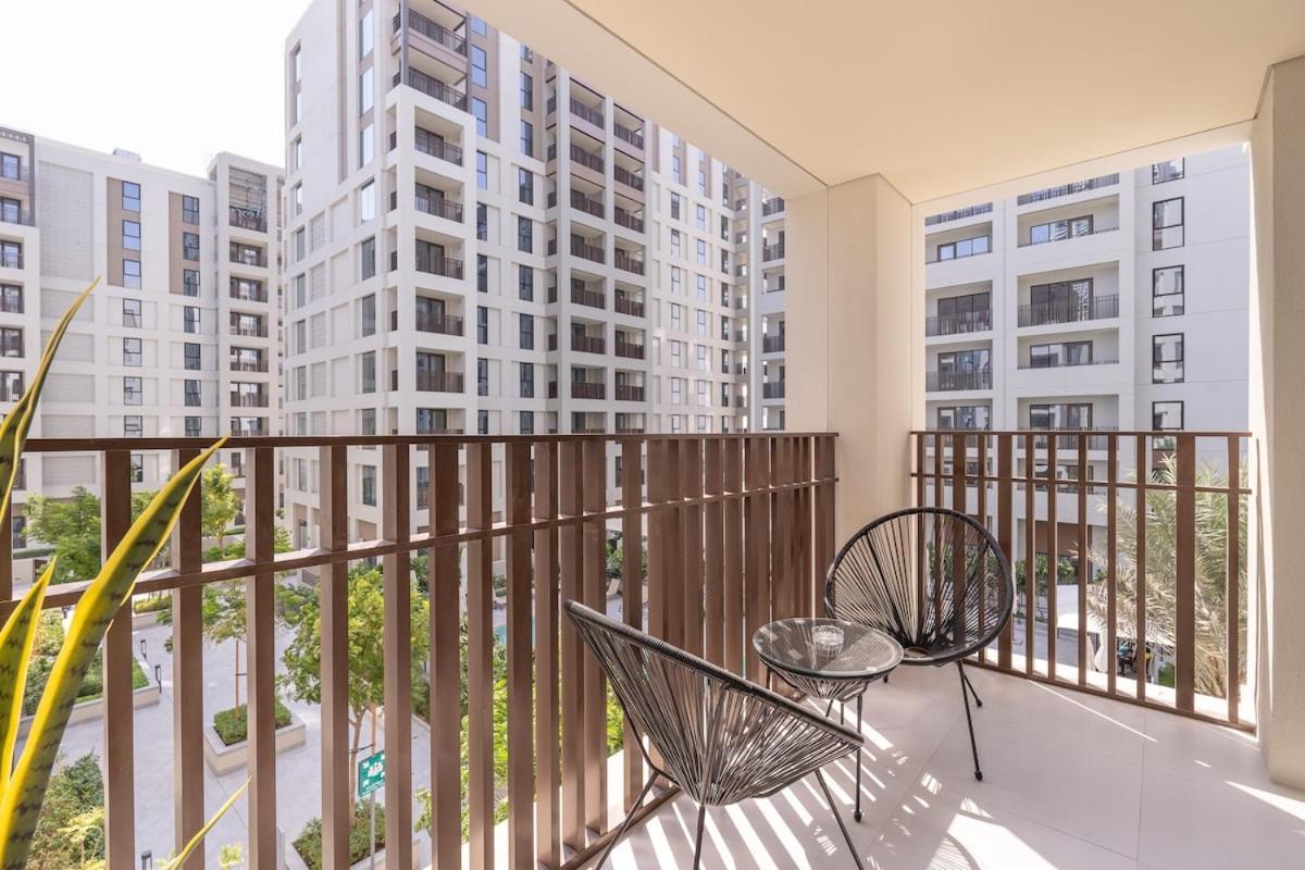 Elegant 4-Bedroom Apartment Perfect For Families In Dubai Creek Harbour Exterior photo