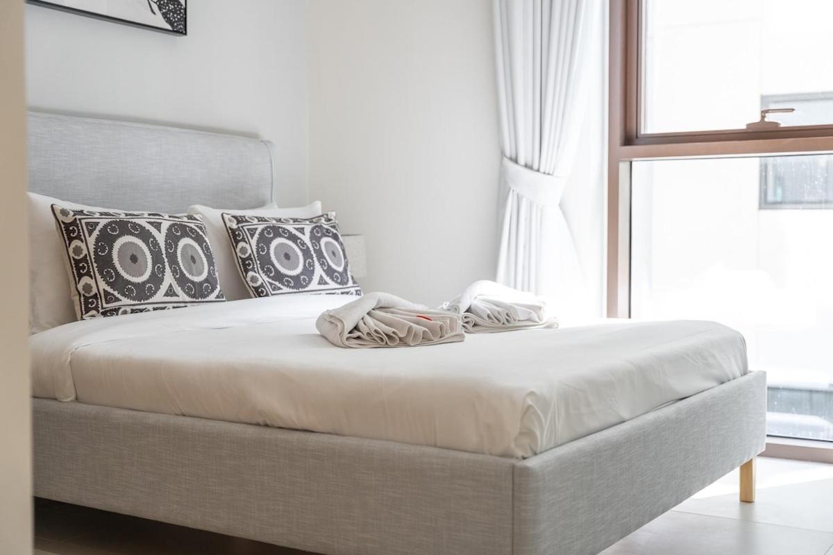 Elegant 4-Bedroom Apartment Perfect For Families In Dubai Creek Harbour Exterior photo