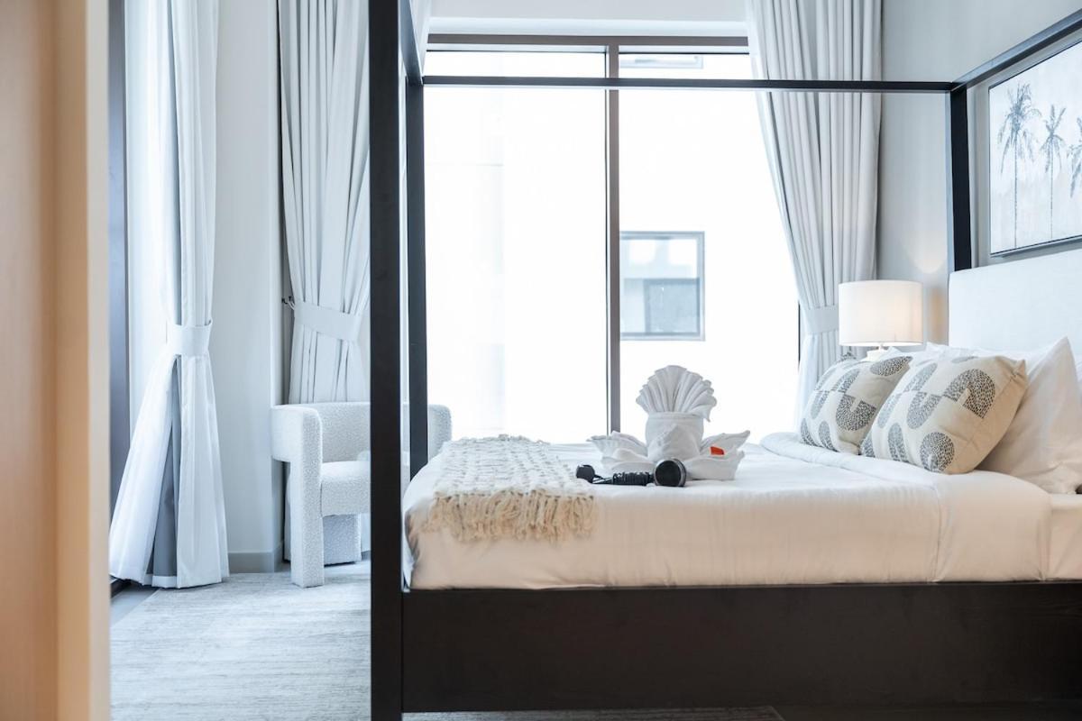 Elegant 4-Bedroom Apartment Perfect For Families In Dubai Creek Harbour Exterior photo