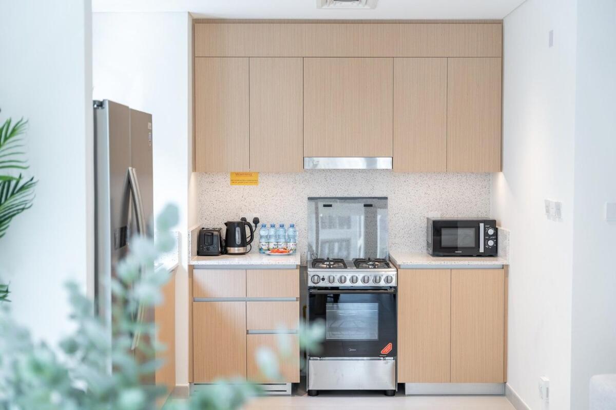 Elegant 4-Bedroom Apartment Perfect For Families In Dubai Creek Harbour Exterior photo